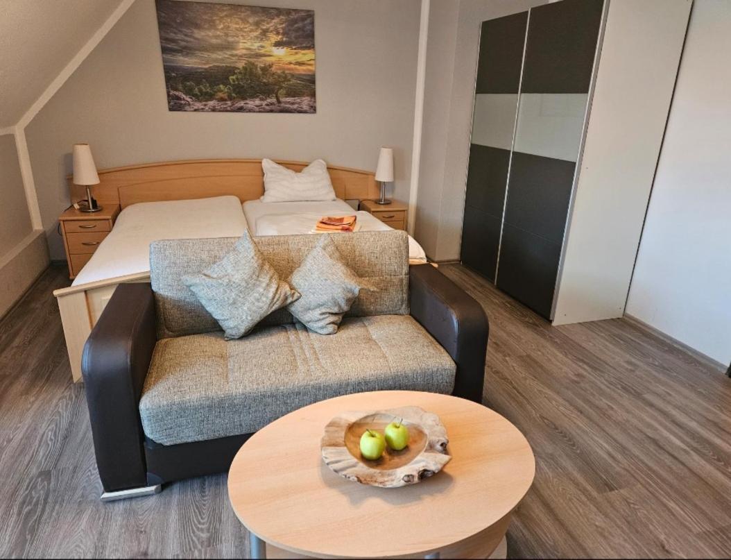 Heiningen Hotel Zur Schmiede מראה חיצוני תמונה