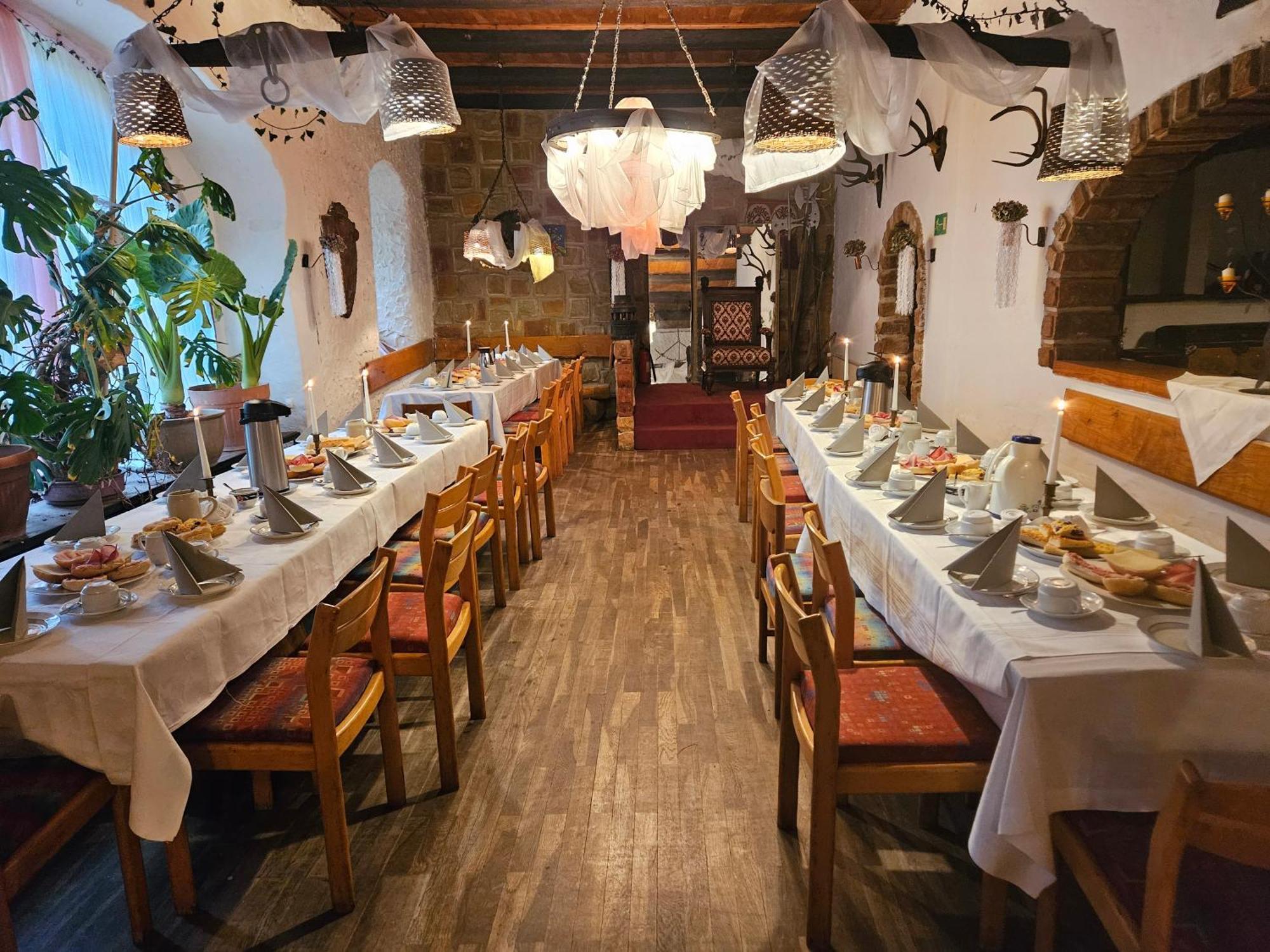 Heiningen Hotel Zur Schmiede מראה חיצוני תמונה
